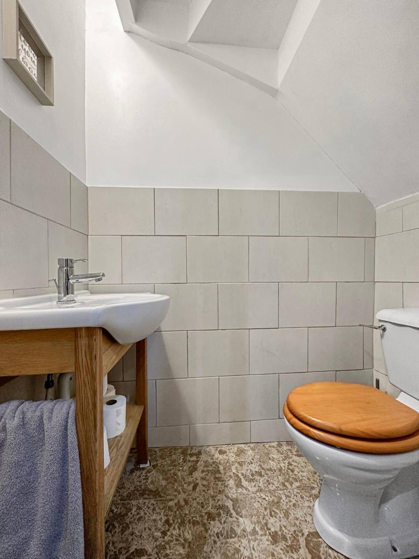 3 Bed Home In Tonypandy With Balcony View Room Llwynypia Εξωτερικό φωτογραφία